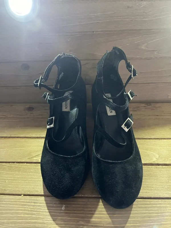 Steve Madden Black Flower Embroidered Mary Jane Shoes Buckles Chunky Heel Pumps size 7.5 - Image 2