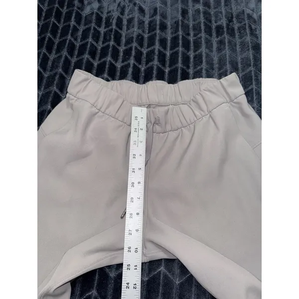 Lululemon Women's Gray On the Fly Wee Are From Luxtreme Joggers Sz 6 - Image 8