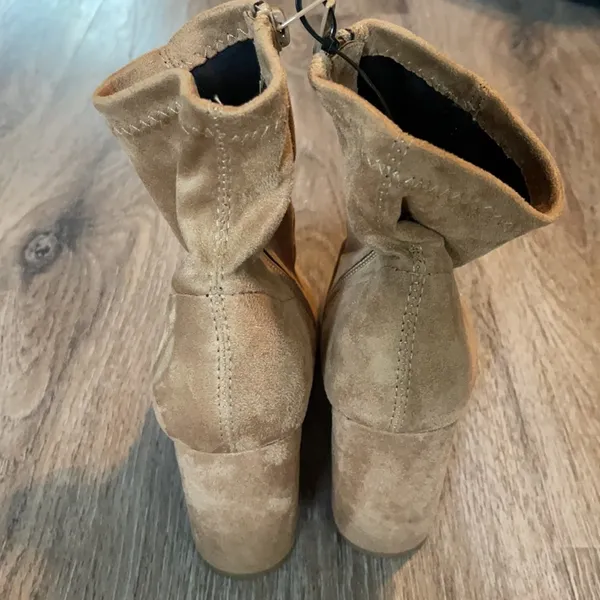 Madden Girl Heeled Boots Size 9.5 Medium - Image 4