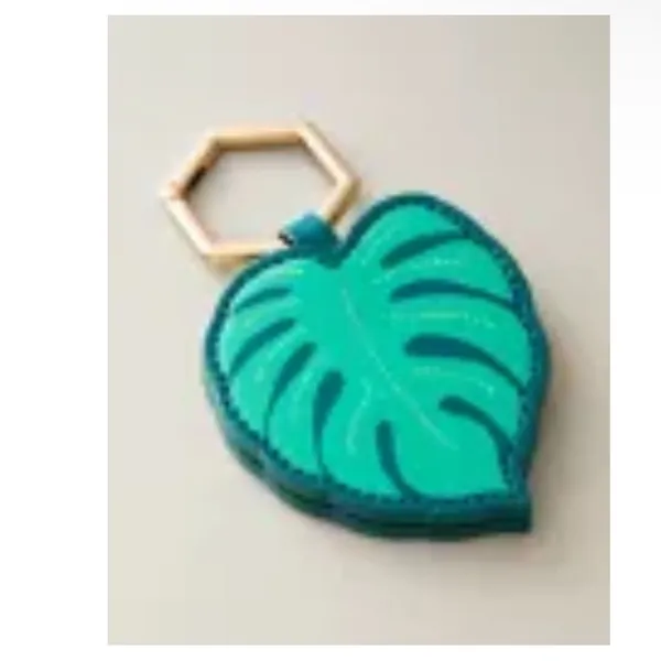 Tommy Bahama Green Palm Leaf Magnetic Hat Clip - Image 2