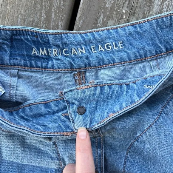 American Eagle size 2 denim mini skirt‎ button detail pockets - Image 3