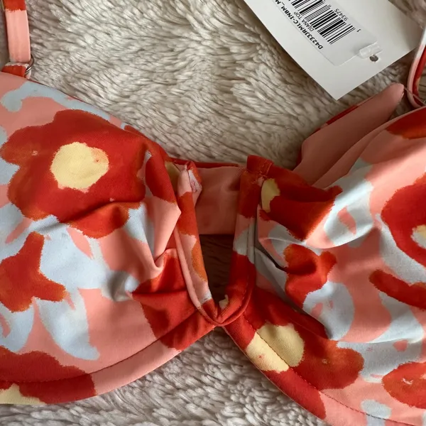 Dippin Daisy Floral Bikini Top SZ M - Image 2