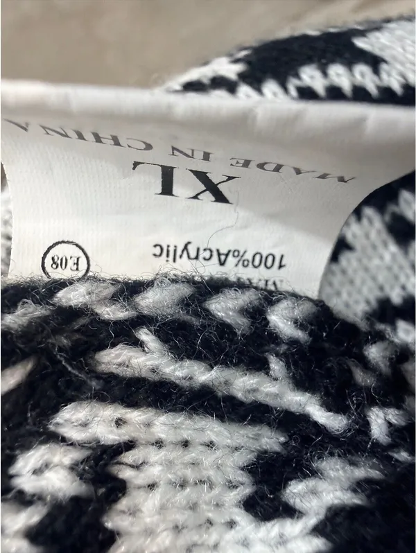 Black and White Houndstooth Knit Sweater Vest V Neck Sleeveless Size XL - Image 5