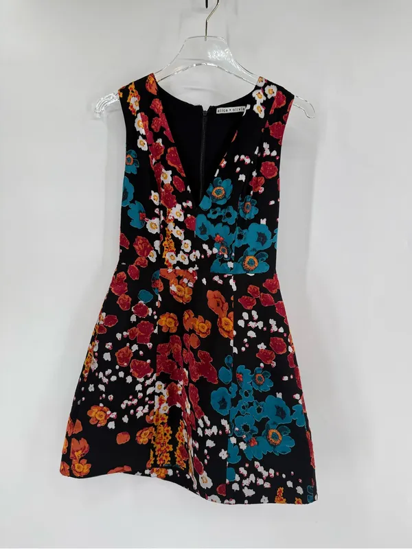 Alice + Olivia Patty V‎ Neck Dress size xs - Image 2