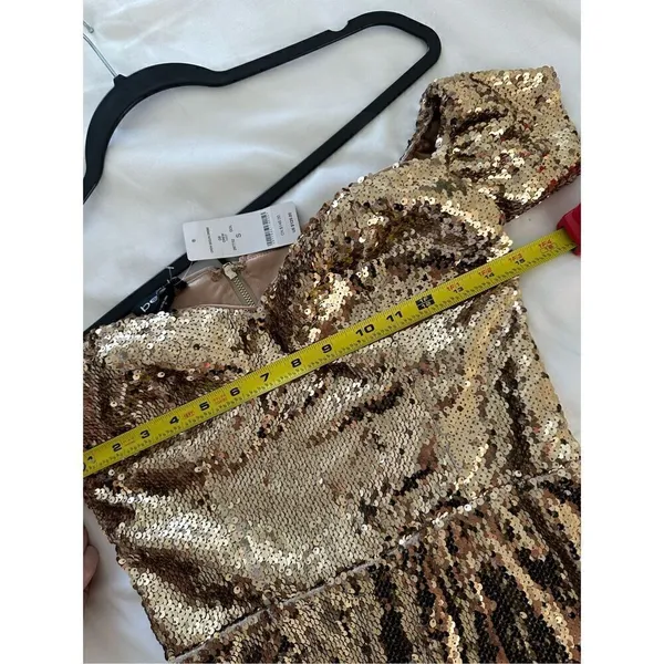 NWT BEBE DREW GOLD SEQUIN OFF SHOULDER Dress Size S - Image 3