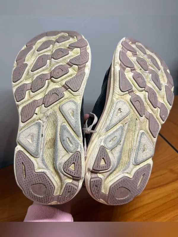 Hoka Women’s Clifton 9 Running Athletic Shoe Black Light Pink 6.5B - Image 5