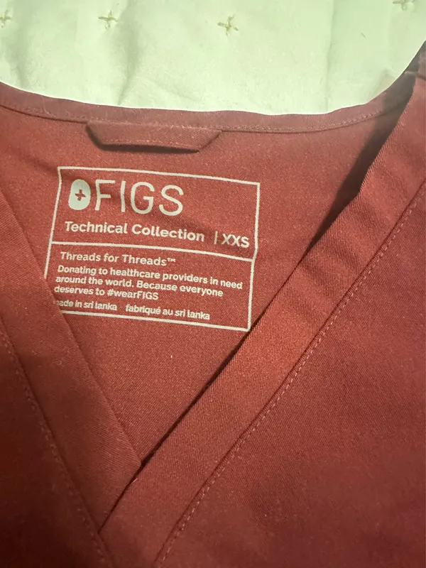 FIGS Scrub Set - Image 3