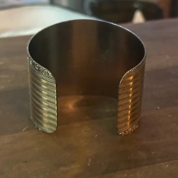 Vintage gold tone wide cuff bracelet - Image 5