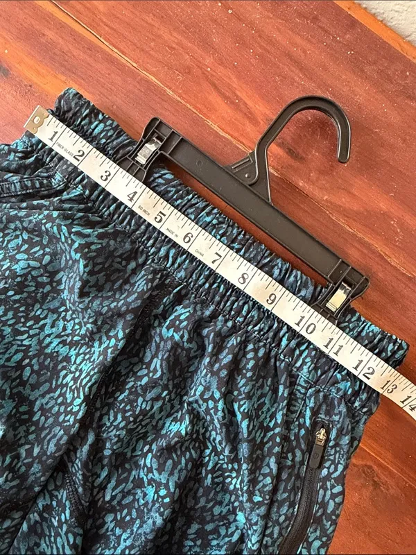 Lululemon shorts Tracker LR Short Animal Print - Image 5