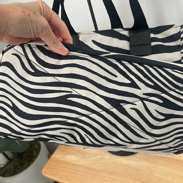 Marc Jacobs Black and White Zebra Print Travel diaper bag, tote Beach Bag - Image 6