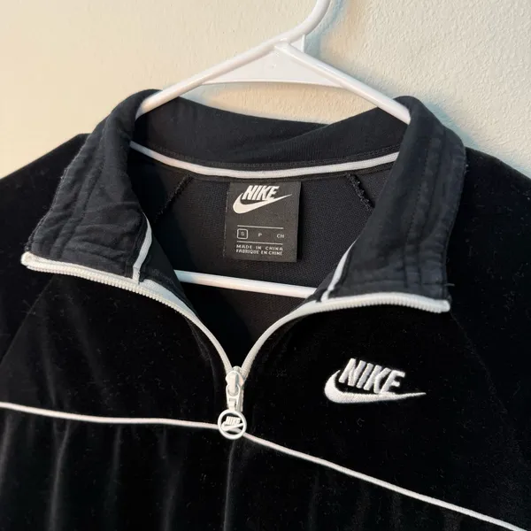 Nike Velvet Jacket - Image 3