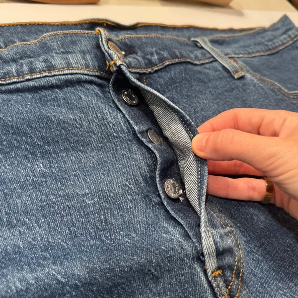 Levi's 501 Womens Denim Jean Shorts‎ 22W Plus Size Button Fly Frayed Hem Blue - Image 2