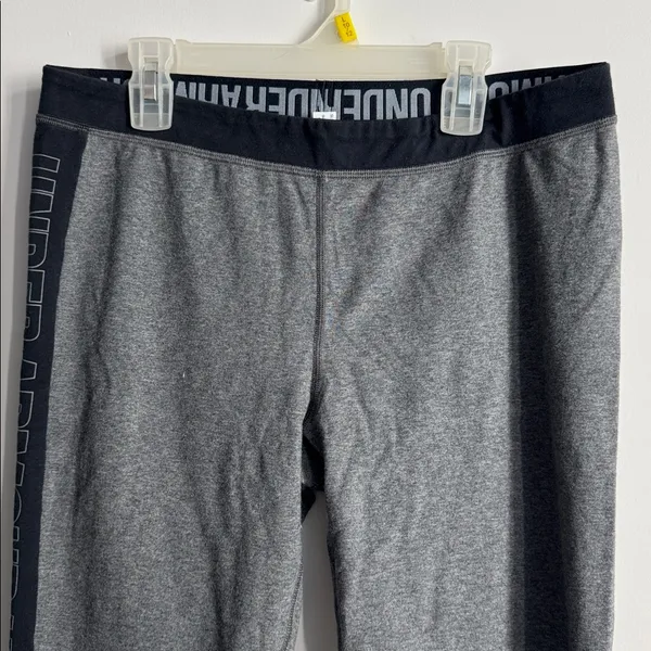 Under Armour Gray Leggings Size M - Image 3