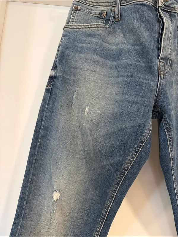 Women’s Blue Washed Slim Fit Jeans - Image 3