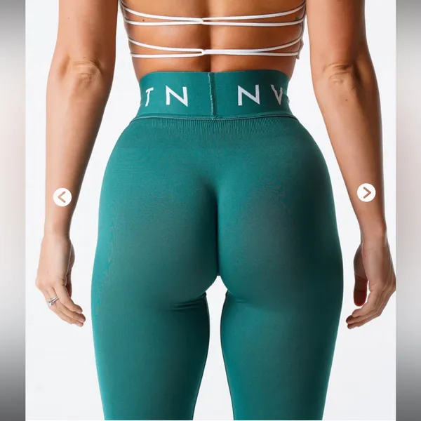 NVGTN Emerald Green Sport Seamless Leggings Size Medium - Image 3