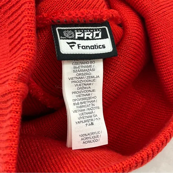 Detroit Red Wings NHL Fanatics Red Authentic Pro Team Locker Room Pom Beanie - Image 7