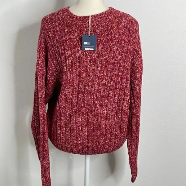 NWT Universal Thread cable knit sweater.  Size Medium. Soft cotton blend. - Image 3