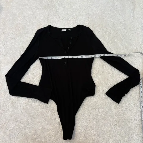 Aritzia Womens Sunday Best M Long Sleeve Black Preppy College Minimalist Soft - Image 3