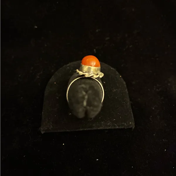Vintage-Style Oval Carnelian Cabochon Ring size 6.25 - Image 3