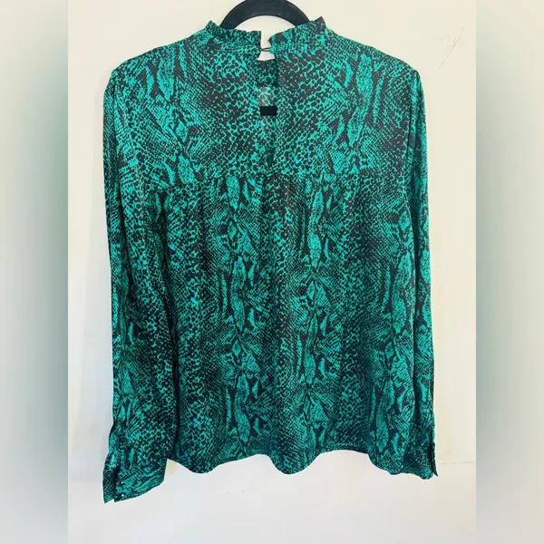 Who What Wear Turquoise and Black Patterned Top - Image 2
