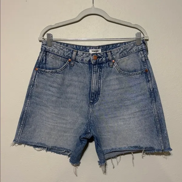 Wrangler Women's Mid-Length Denim Cowboy Short - Image 3