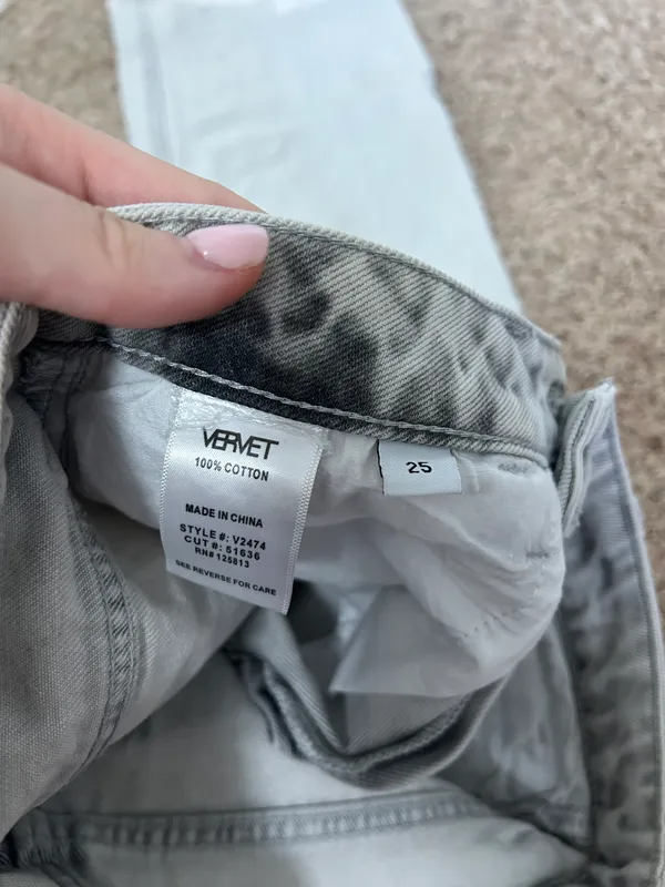 Vervet Light Wash High Waisted Jeans - Image 4
