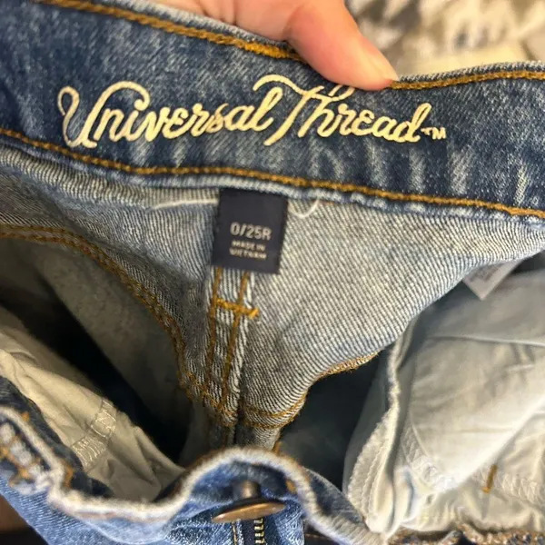 UNIVERSAL THREADS JEANS - Image 2