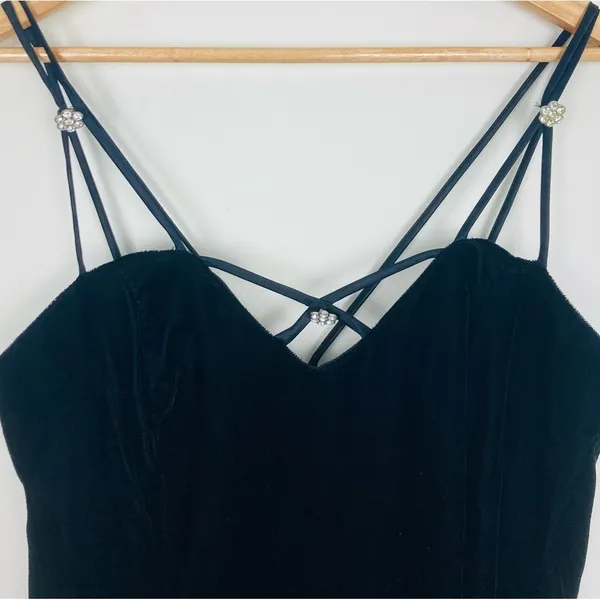 Vintage 90s Y2K strappy back velvet column dress with front slit. - Image 4