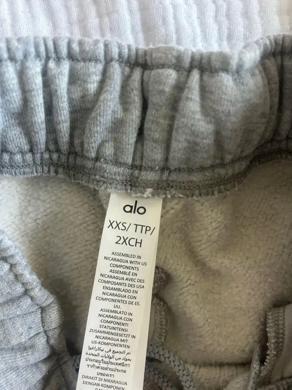 Accolade Alo Yoga Sweatpants heather grey - Image 5