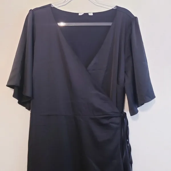 Baltic Born Vara Satin Maxi Wrap Dress Short Sleeve New Without Tags - Image 4