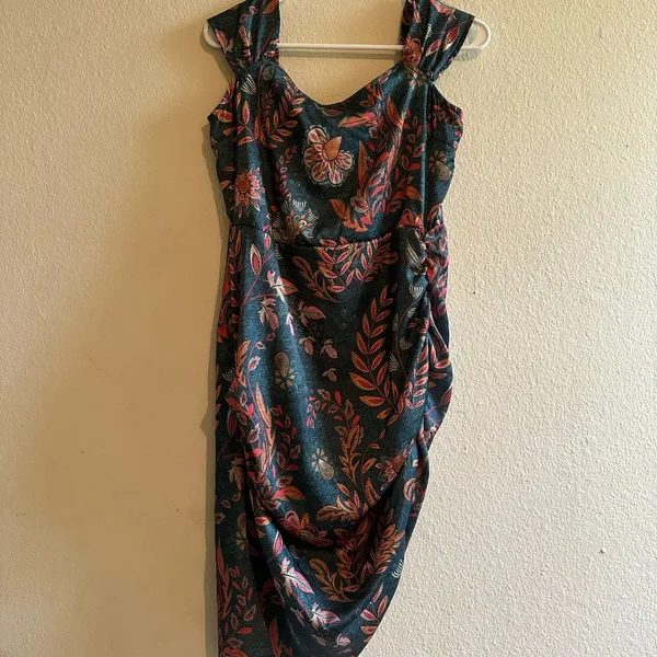 Averie Halley Ruched Midi Dress Size L - Image 2
