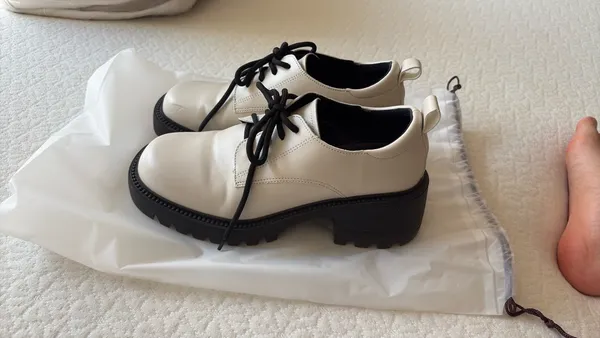 Women’s White Platform Oxford Shoes Size 5.5 - Image 2