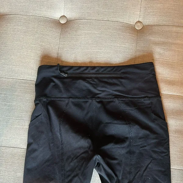 Lululemon Black Lightweight Workout Leggings Size 2 - Image 7