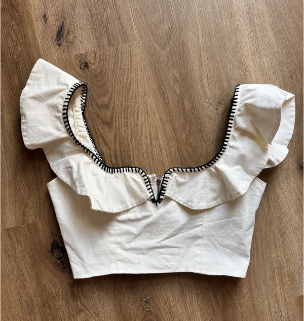 EB Luxe Ruffle linen crop top White - Image 3