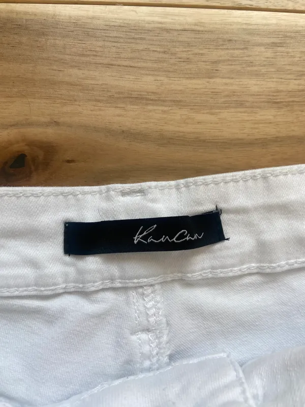 KanCan white Jean shorts - Image 4