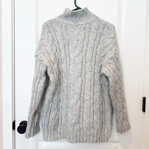 American Eagle Chunky Cable Knit Sweater XS Fisherman Heritage Thick Gray - Image 3