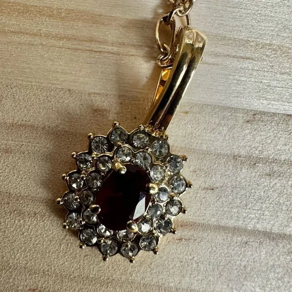 Gold Tone Red and Clear Rhinestones choker Pendant Necklace - Image 7
