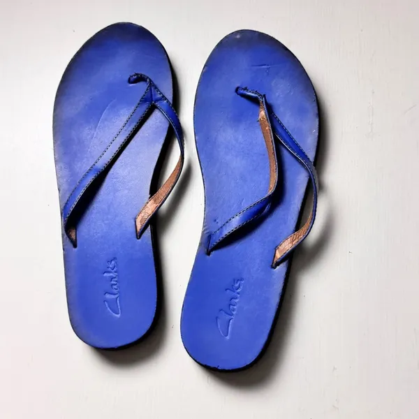 Clarks Women’s Cobalt Blue Low Heel Casual Style Sandals - Image 5
