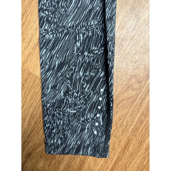 Nike Running‎ Dri-FIT Leggings women's Medium Black Grey Abstract Wave - Image 9