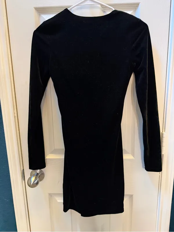 H&M Black Velvet Long-Sleeve Twist Knot Dress - Image 2