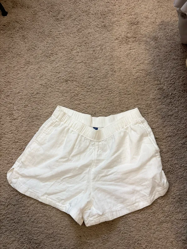 Old Navy High-Waisted Linen Shorts - Image 2