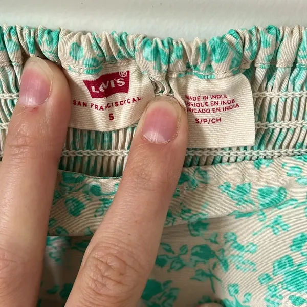 Levi’s Floral Crop Puff Sleeve Top - S - Image 4