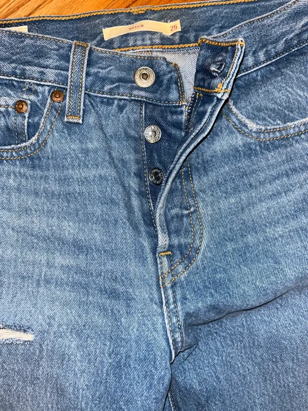 Levi’s Wedgie Straight Jeans - Image 2
