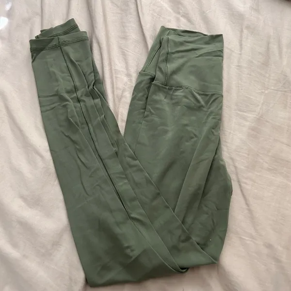Aerie Offline Hi Rise Crossover Leggings 7/8 In Olive Green - Image 2