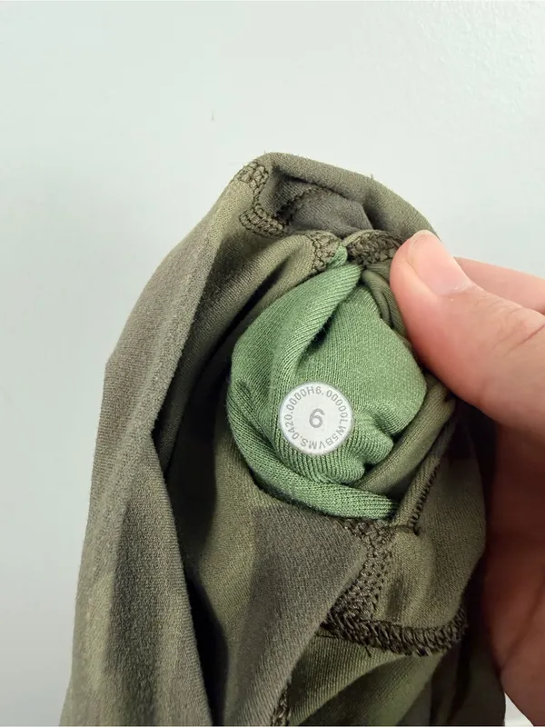 Lululemon Align Pant II 25" in heritage 365 camo green twill multi size 6 - Image 7