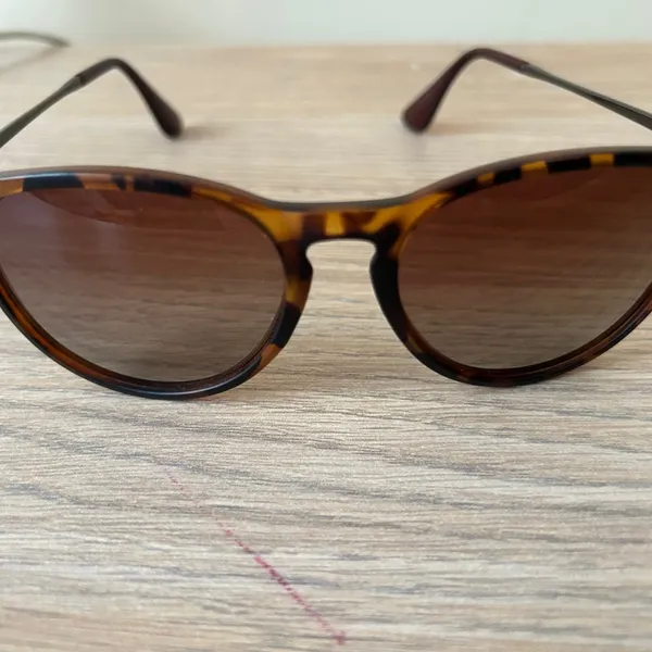 Tortoise Shell Sunglasses Brown - Image 3