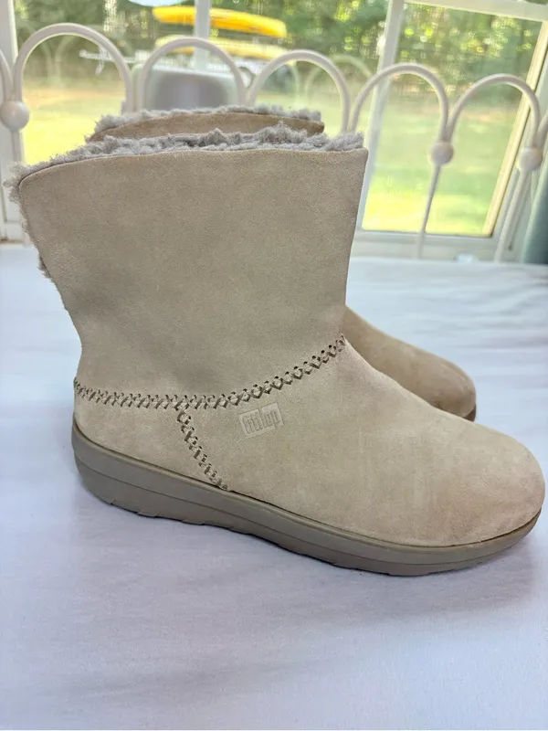 FitFlop Mukluk Shorty III Suede Shearling Boots Desert Taupe Size 9 - Image 2