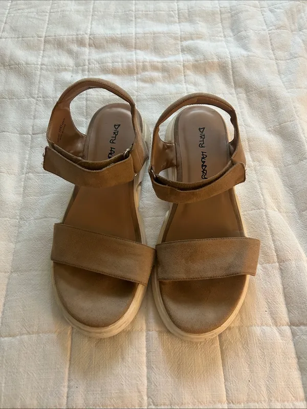 Dirty Laundry Tan Suede Platform Sandals with White Sole - Image 4