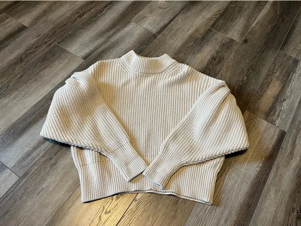 H&M Beige Balloon Sleeve Sweater - Image 3