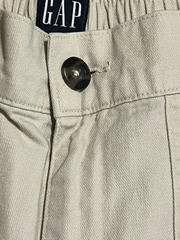 Gap these pants combine a relaxed street-style look with practical utility details. - Image 5